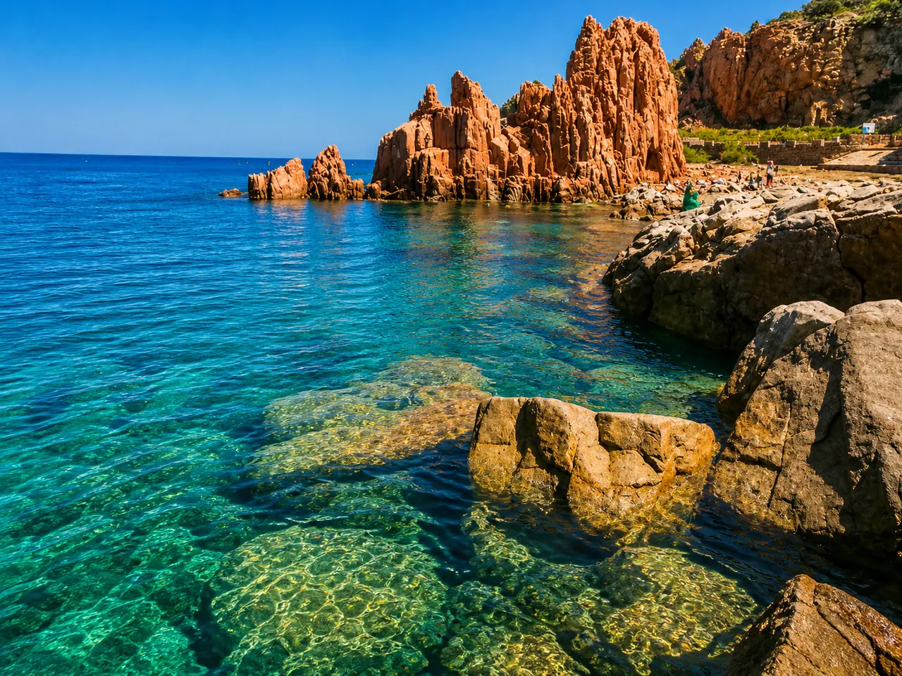 Rocce Rosse di Arbatax, Tortolì — iconiche rocce di porfido rosso sul mare cristallino dai riflessi smeraldo